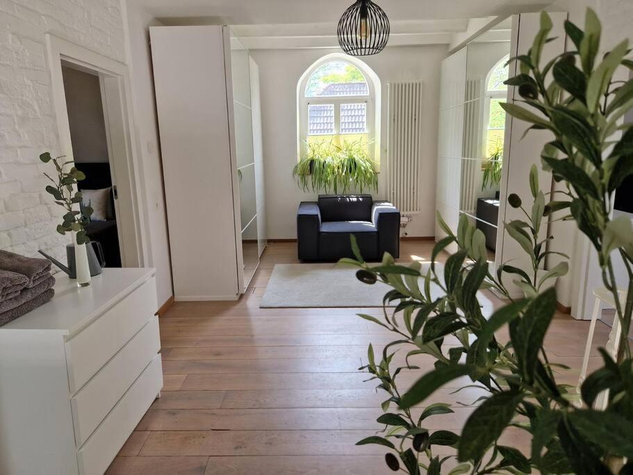 Historische Villa Mit Garten, Luxus Meerbusch Esterno foto